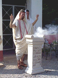R&ouml;mischer Priester http://www.villa-rustica.de/aktuell/fest2000/index.html